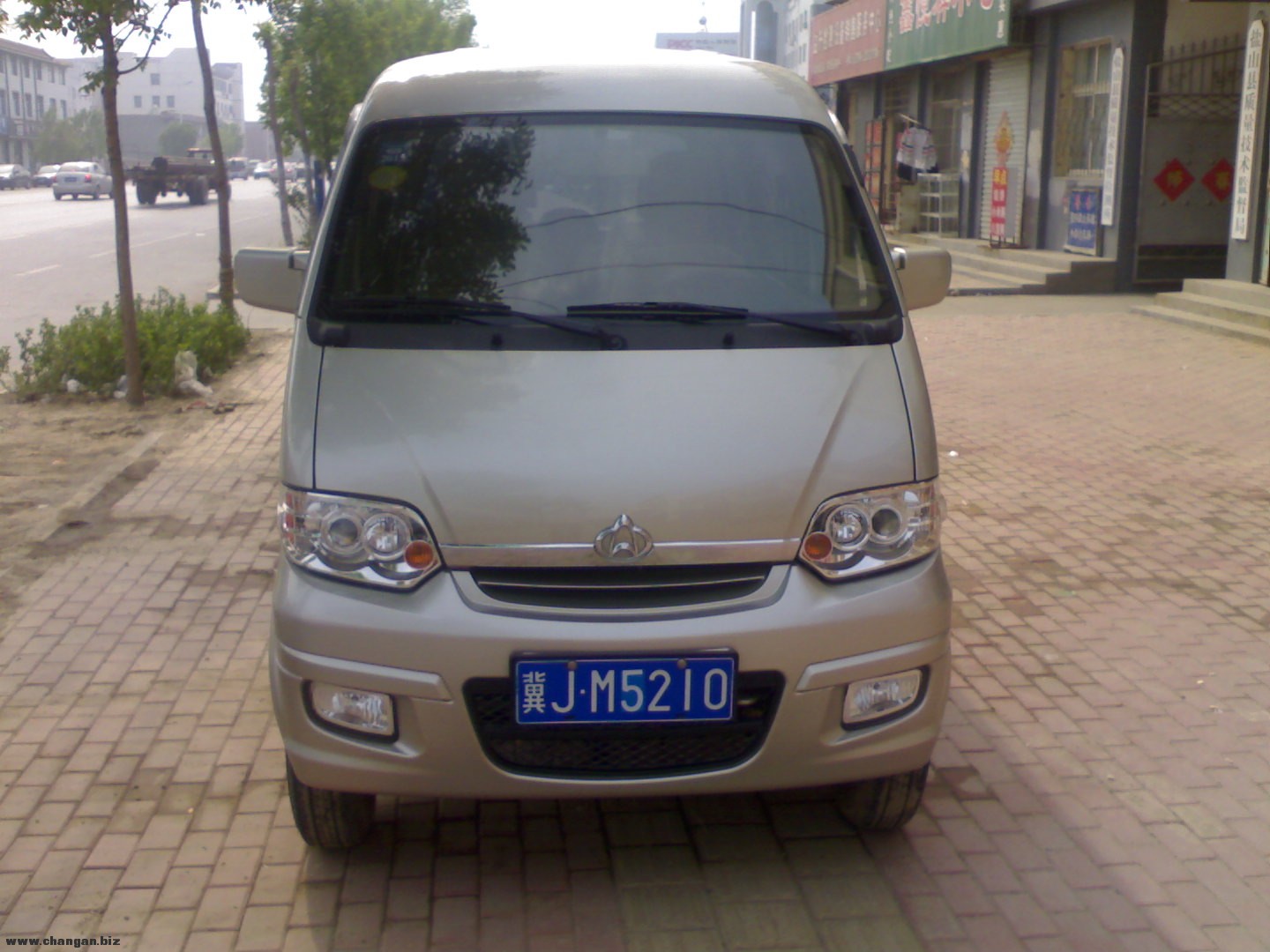 201205011676.jpg