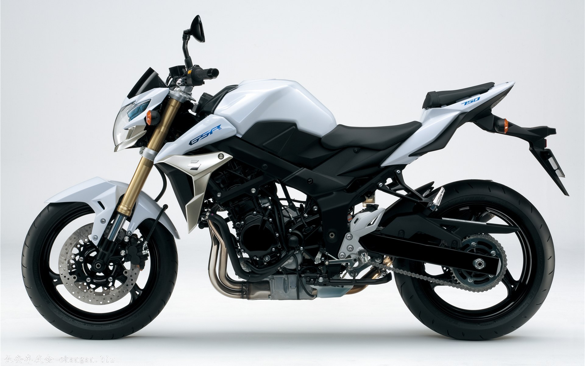 Suzuki-GSR750-2011-widescreen-03.jpg